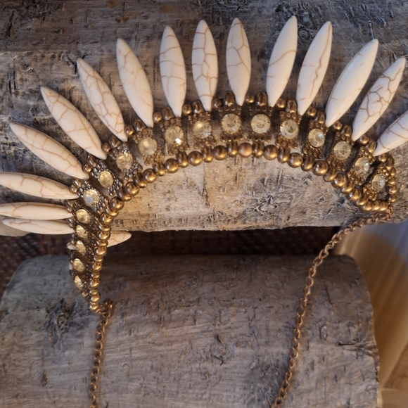 Jewelry - Short gold, rhinestones,  and faux bone